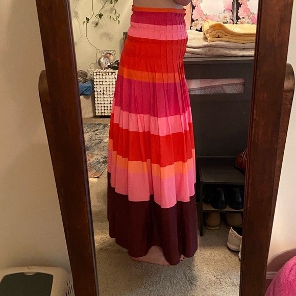 Beautiful Banana Republic Skirt - Picture 7 of 8